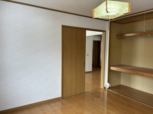 中古戸建　訓子府町東町の寝室|使い勝手のいい寝室です