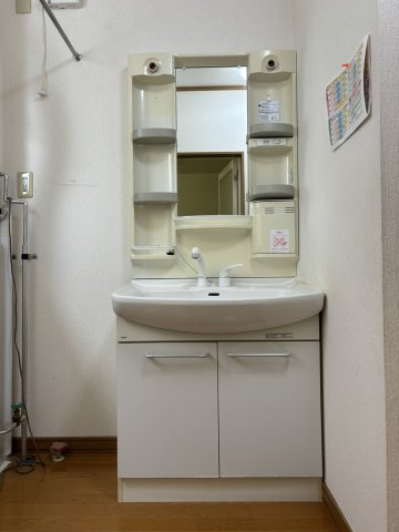 中古戸建　訓子府町東町の独立洗面台|独立洗面台です