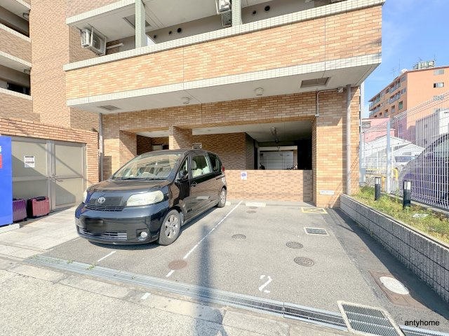 サムティ阿波座ルッソ　仲介手数料無料の駐車場