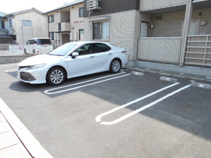 ヴィサージュの駐車場