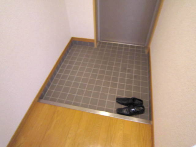 サニーコート伊丹の玄関|きれいな玄関です