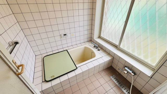 匝瑳市長谷　中古戸建の浴室|敷地約291坪ドックランが可能です 駐車3台可 ７SLDK暖炉付 リビング吹抜 　海岸まで車約4分 