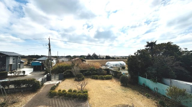 匝瑳市長谷　中古戸建の展望|敷地約291坪ドックランが可能です 駐車3台可 ７SLDK暖炉付 リビング吹抜 　海岸まで車約4分 