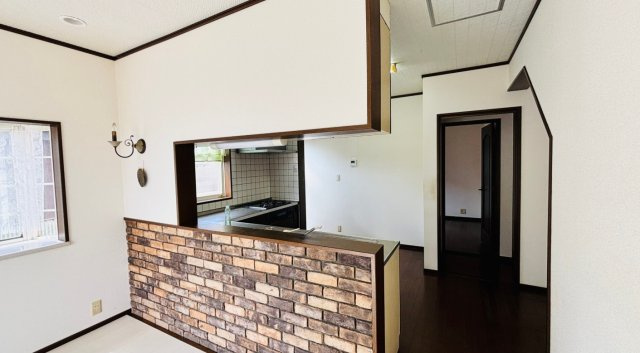 匝瑳市長谷　中古戸建のキッチン|敷地約291坪ドックランが可能です 駐車3台可 ７SLDK暖炉付 リビング吹抜 　海岸まで車約4分 