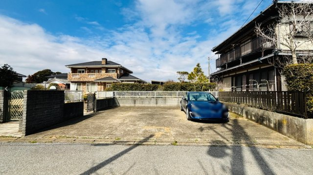 匝瑳市長谷　中古戸建の駐車場|敷地約291坪ドックランが可能です 駐車3台可 ７SLDK暖炉付 リビング吹抜 　海岸まで車約4分 