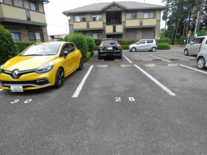 メイプルタウン川越的場Fの駐車場