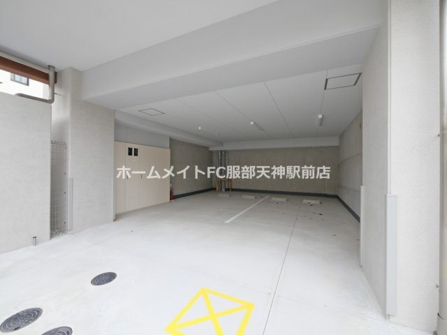 エメルミナ豊中岡町の駐車場