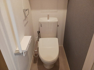 【トイレ】 | サニースポット | 清潔感のあるトイレです