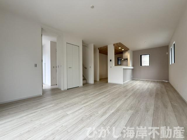 平塚市幸町　新築戸建　全2棟の居間・リビング|19.2帖　LDK