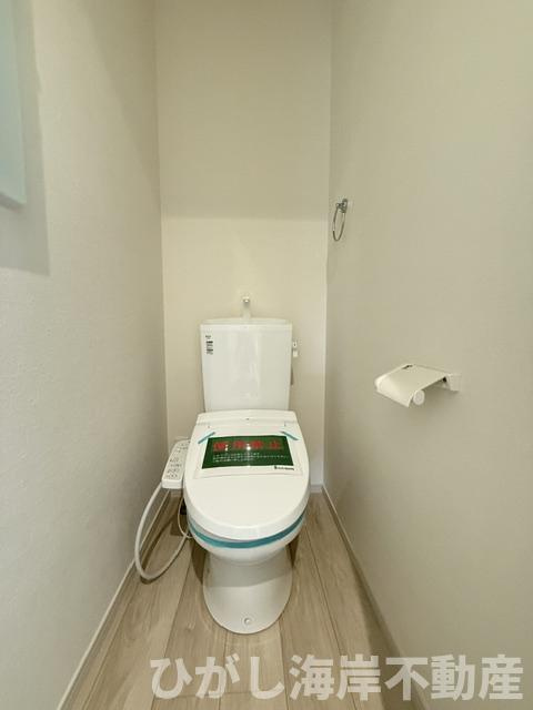 平塚市幸町　新築戸建　全2棟のトイレ|洗浄機能付きお手洗い