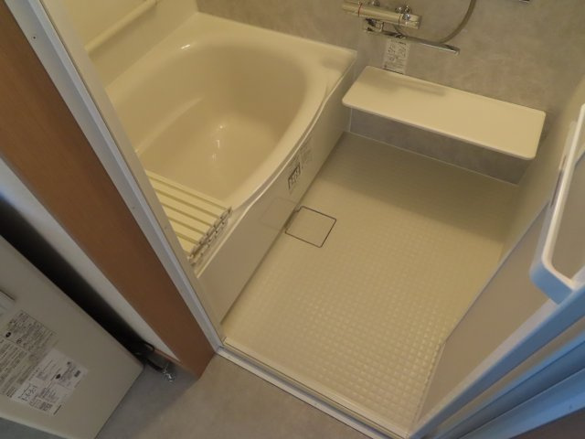 北見市緑町６丁目２番１号　中古売家の発電・温水設備|【ボイラー銘板】『特定保守製品』2026年3月製：ノーリツOX-3706FF石油小型給湯器