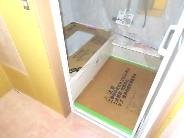北見市緑町６丁目２番１号　中古売家の浴室|【リフォーム中】お風呂はLIXILのユニットバスに交換します。