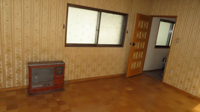 北見市緑町６丁目２番１号　中古売家の内装|【リフォーム前】1階洋室