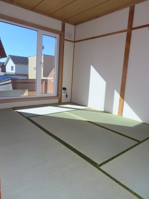 北見市緑町６丁目２番１号　中古売家の脱衣所|【リフォーム前】脱衣場はクロス、クッションフロアの張替えを行います。