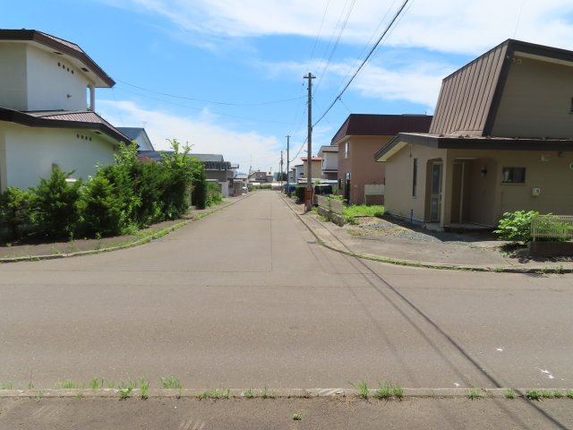 北見市緑町６丁目２番１号　中古売家の前面道路含む現地写真|【前面道路】