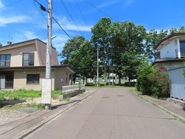 北見市緑町６丁目２番１号　中古売家の前面道路含む現地写真|【前面道路】
