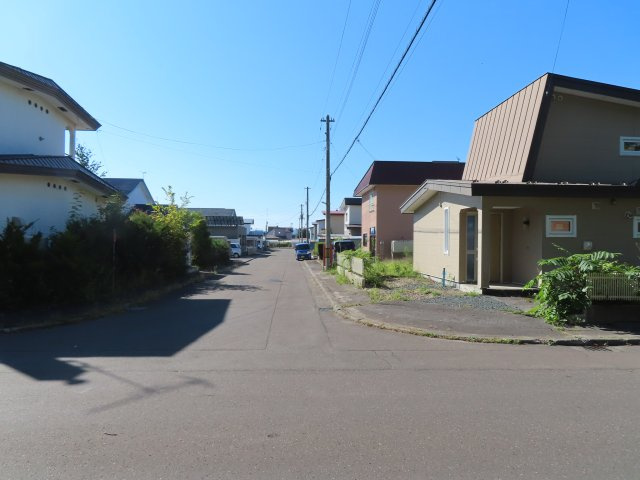 北見市緑町６丁目２番１号　中古売家の前面道路含む現地写真|【前面道路】