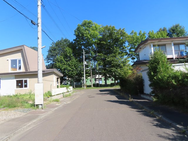 北見市緑町６丁目２番１号　中古売家の周辺|【前面道路】