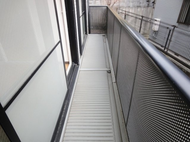 イーストハウスのバルコニー|※同建物の類似写真となります。