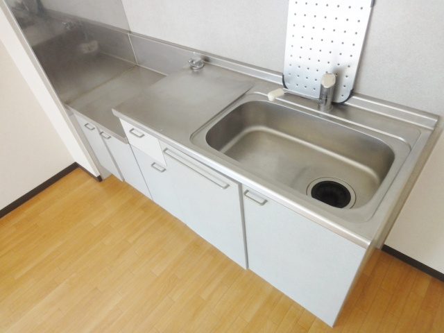 イーストハウスのキッチン|※同建物の類似写真となります。