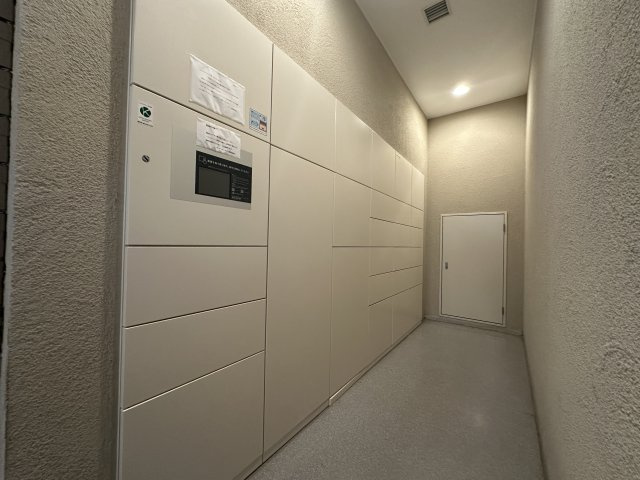 パークコリーナ上大岡アジュールコートの設備|不在時にもあると大変便利な宅配ボックスを完備。