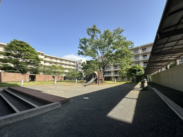 パークコリーナ上大岡アジュールコートのその他共用部分|敷地内に公園やパーティールームやキッズスタジオなどの共有施設も充実しています。