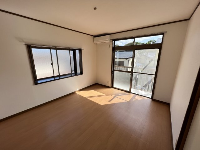 メイプルよりずみＡの居間・リビング|参考写真　２面採光のお部屋です