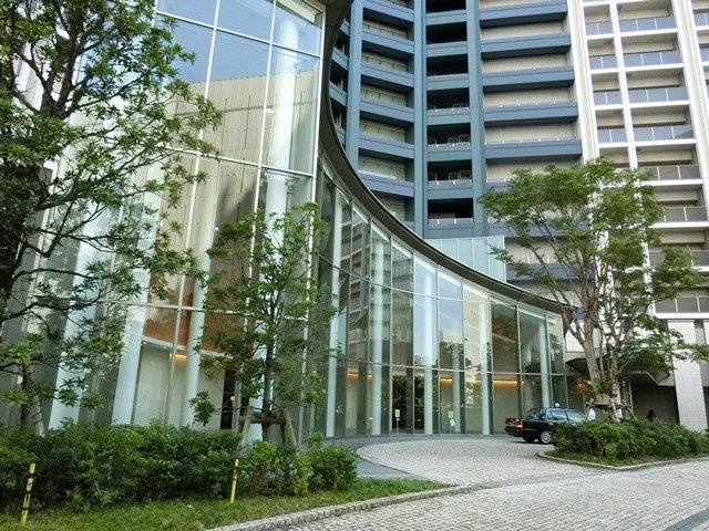 SKYZ TOWER&GARDENのエントランス