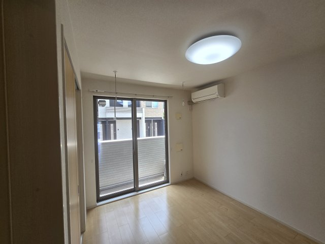 Ⅱ102号　室内