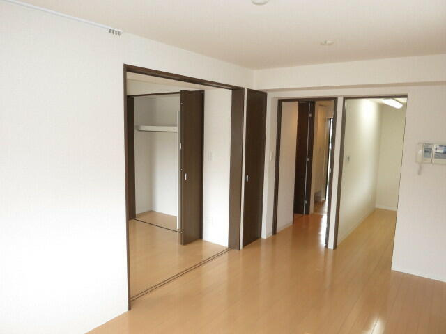 調布市八雲台１丁目の賃貸マンションの内装