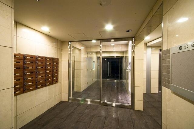 調布市八雲台１丁目の賃貸マンションのロビー