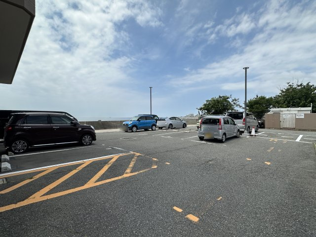 ライオンズマンション舞子の駐車場