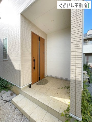 【玄関】 | 深谷市上柴町西2丁目　中古住宅   | 現地(2026年7月撮影)
