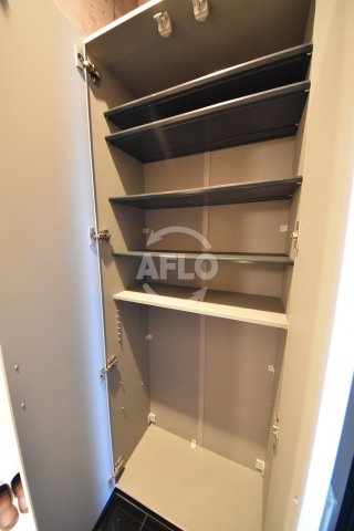 アプリーレ梅田東の玄関|JYUME神山（ジューム神山）　シューズボックス