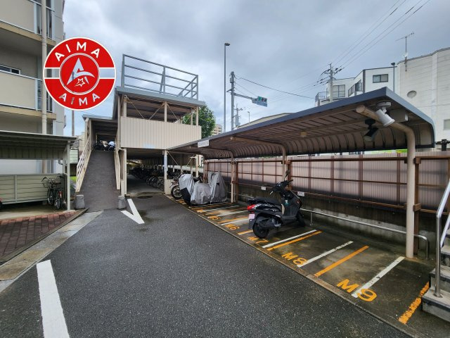 日商岩井リバーサイドマンションB棟の駐輪場|駐輪場の他にバイク置場も完備しております。
