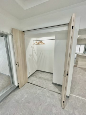 【収納】 | ローズコーポ新大阪第６ | エイブル売買事業部では、箕面市・豊中市・吹田市・池田市・茨木市・高槻市の北摂エリア全域で、物件のご紹介を致しております。北摂エリアにて購入物件をお探しの際は、当社までお問合せ下さいませ。