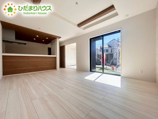 桶川市上日出谷南6期　新築戸建　グラファーレ01の居間・リビング|LDK：16帖