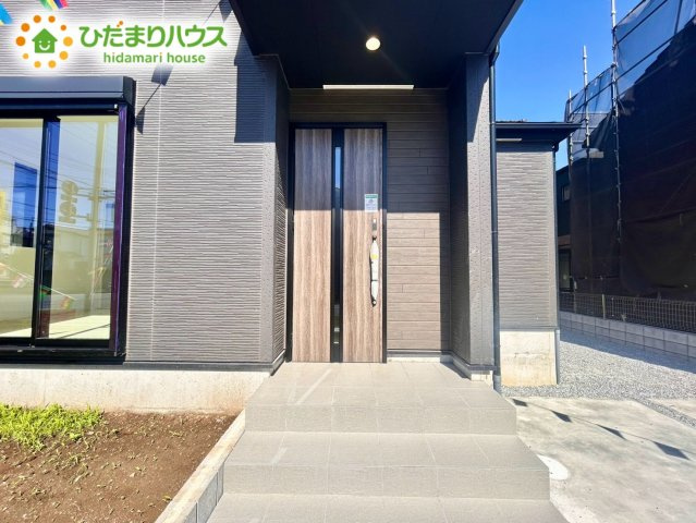 桶川市上日出谷南6期　新築戸建　グラファーレ01の玄関