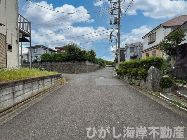 藤沢市大庭　売地の前面道路含む現地写真|6月8日撮影　古家取壊し前　現地外観