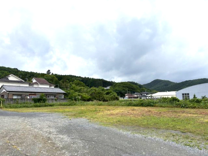 クレイドル青山の駐車場