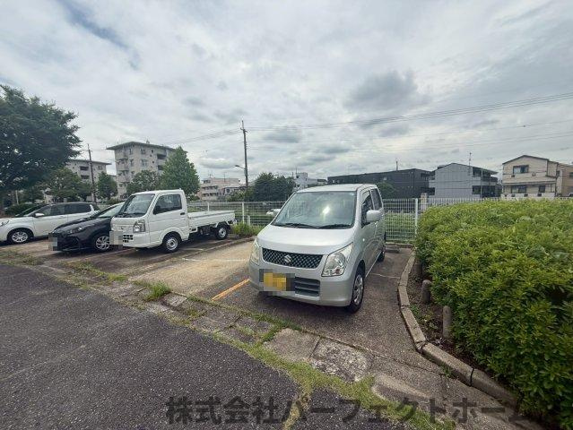 中宮第4住宅74号棟の駐車場|駐車場の用意があります