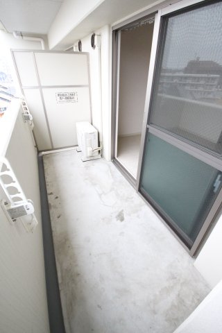 エスペーロ神田のバルコニー