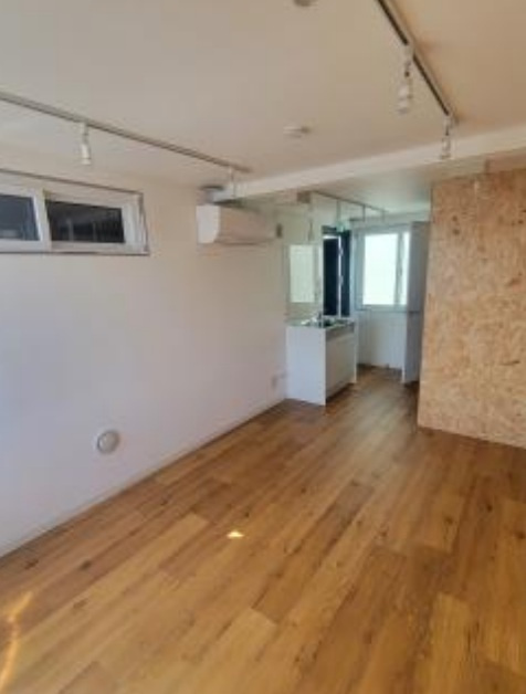 座間市四ツ谷の倉庫