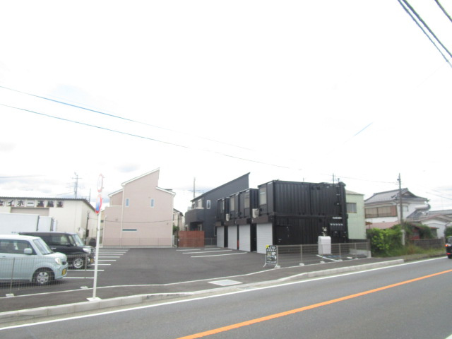 座間市四ツ谷の倉庫