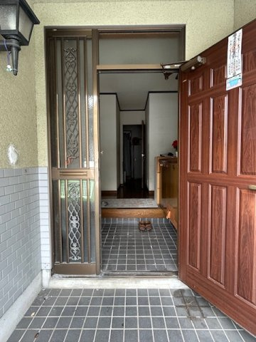 別府市扇山四丁目の玄関