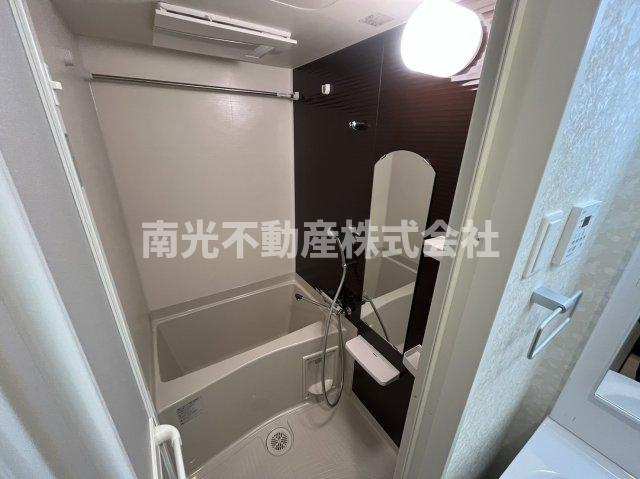 Luxe布施東2の浴室