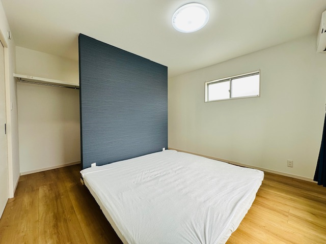 田原本町三笠 中古建ての洋室|洋室9帖+広々とした回遊性のあるオープンクローゼット