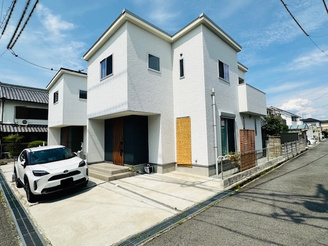 田原本町三笠 中古建ての外観|南西角地の築浅物件です！
是非、現地ご覧ください♪