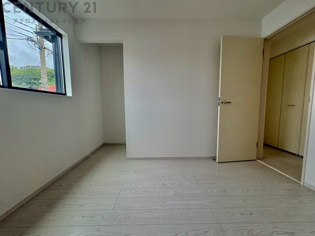 子供部屋…創造性や成長を促す遊びの空間を提供。学習や趣味に集中できる環境を整えます。個別のプライベートスペースは自己表現と自立心を育み、心地よい睡眠環境を整えリラックスできる場所を提供。