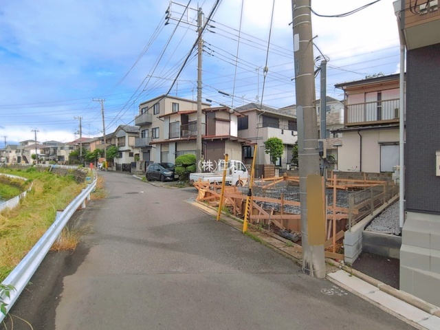 【新築分譲住宅】志木市上宗岡第１期の前面道路含む現地写真